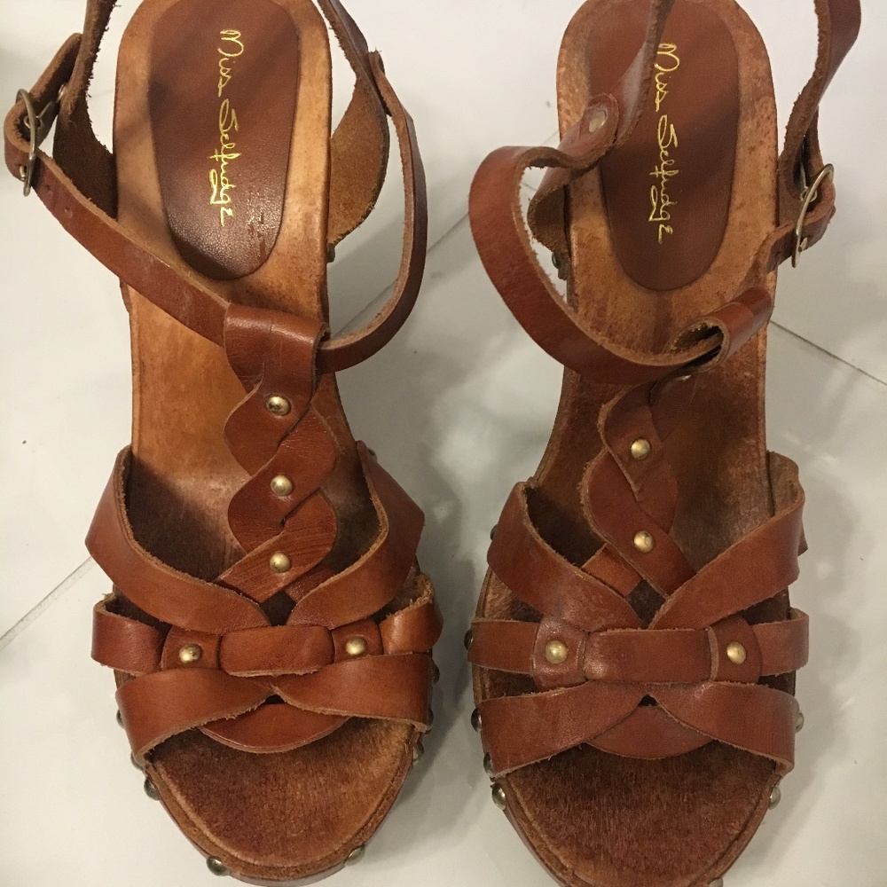Faux wood heels